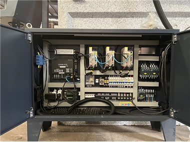 采用進(jìn)口和國(guó)內(nèi)一線(xiàn)品牌的電器元件